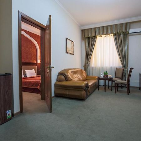 Avicenna Hotel Bukhara Bagian luar foto