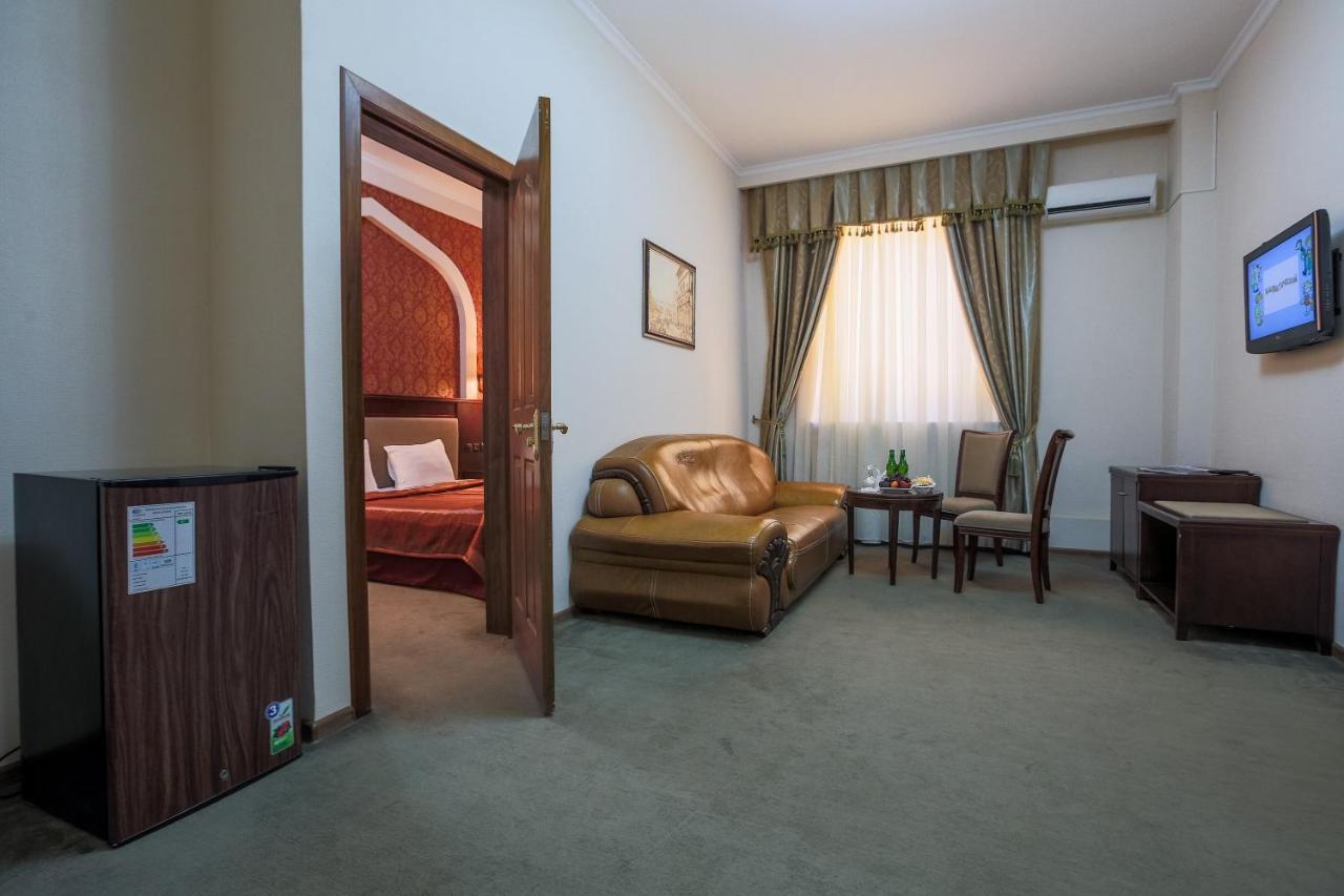 Avicenna Hotel Bukhara Bagian luar foto