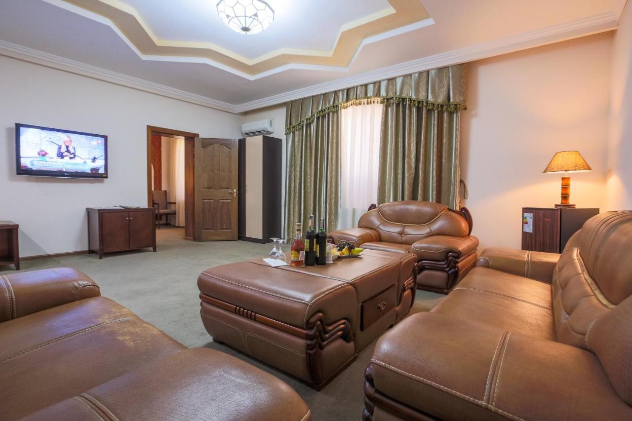 Avicenna Hotel Bukhara Bagian luar foto