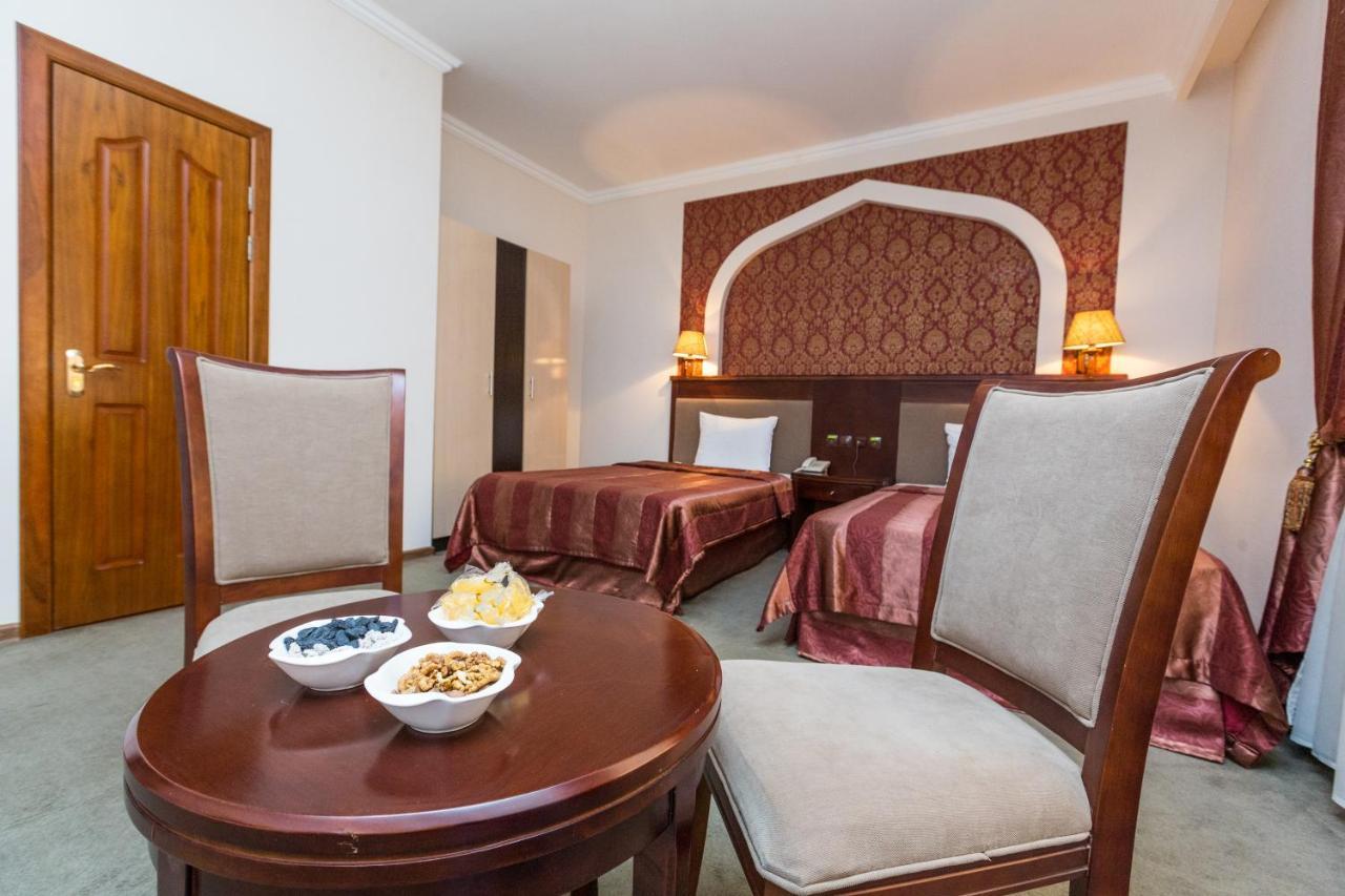 Avicenna Hotel Bukhara Bagian luar foto