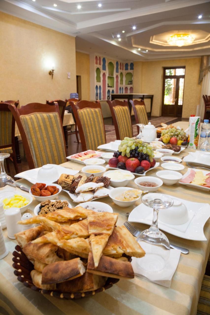 Avicenna Hotel Bukhara Bagian luar foto